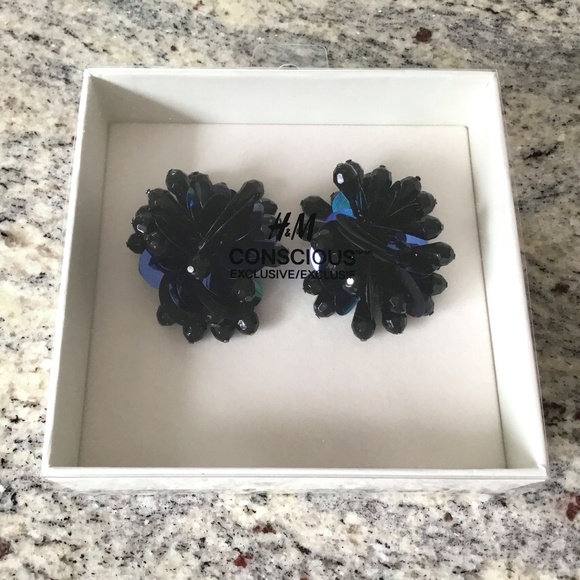 NIB H&M Conscious Sequin Beaded Clip On Earrings - Picture 1 of 3
